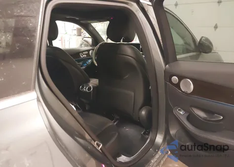 2019 Mercedes-Benz Glc 300 4Matic z USA, uszkodzony, nr VIN WDC0G4KB1KV143315